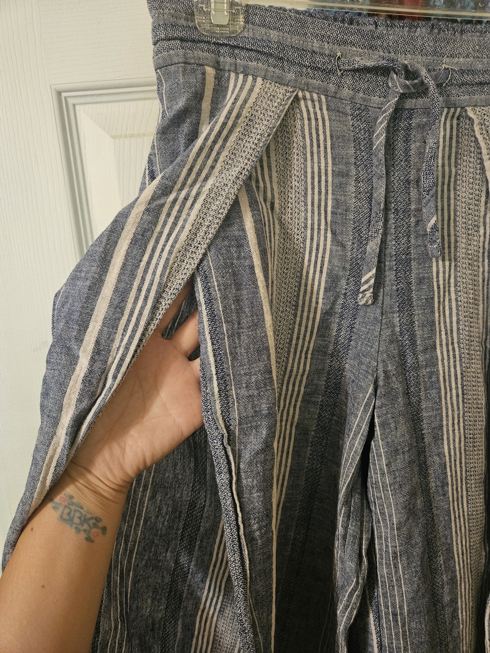 Express Blue and White Striped Women’s Linen-Blend Chinos